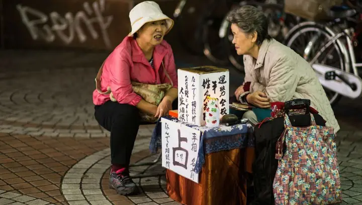 Mơ Thấy Thầy Bói Xem Bói Cho Mình
