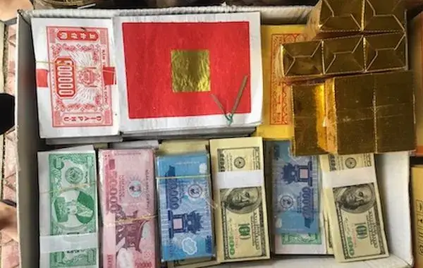 Mơ Thấy Mình Nằm Ở Trên Một Trong Những Đống Tiền Âm Phủ