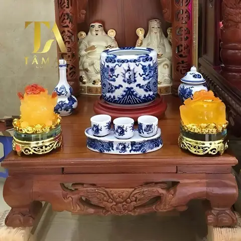 Mơ Thấy Bàn Thờ Thần Tài Vị Phá Là Điềm Báo Gì?