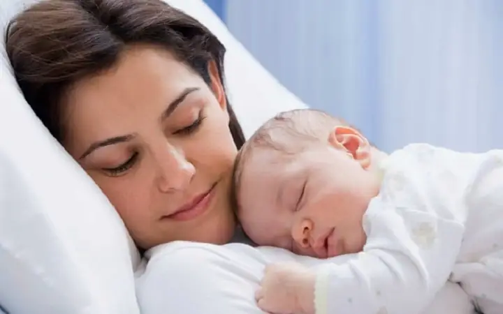 Nằm Mơ Thấy Bồng Em Bé Đánh Đề Con Gì?