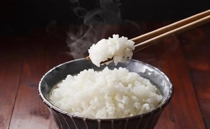 Nằm Mơ Thấy Cơm Trắng: Hình Ảnh Của Sự Đủ Đầy Và Thanh Tịnh
