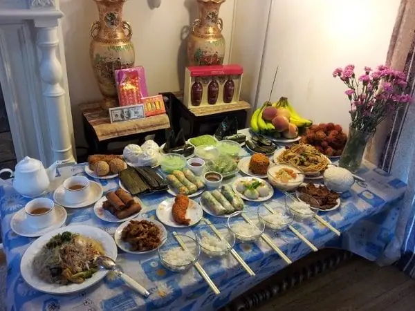 Nằm Mơ Thấy Đám Giỗ Ông Bà: Giải Mã Điềm Báo Và Ý Nghĩa Sâu Sắc