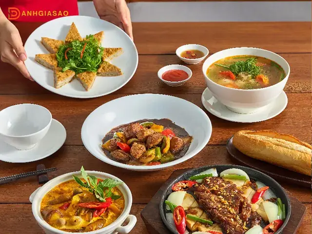 Khám Phá Địa Điểm Lân Cận