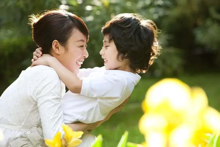 Mơ Thấy Mẹ Xuất Hiện Mang Điềm Gì? Con Số May Mắn Là Gì?