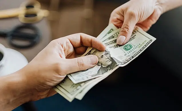 Cảm Xúc Khi Trả Tiền