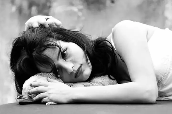 Những Dòng Tâm Sự Của Phụ Nữ: Stt Buồn Tình Yêu Ngắn Gửi Gắm