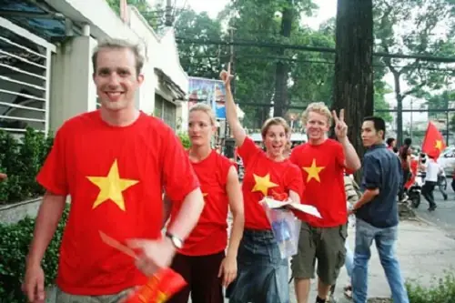 Giải Mã Ý Nghĩa Nằm Mơ Thấy Người Nước Ngoài