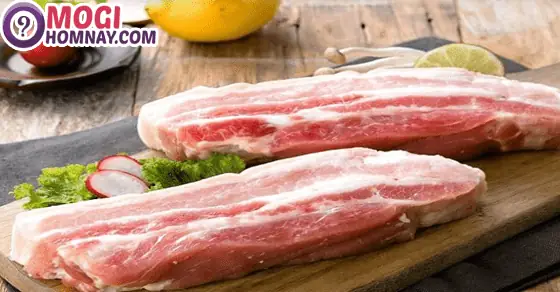 Nằm Mơ Thấy Người Ta Cho Thịt Heo: Giải Mã Điềm Báo Cát Hung