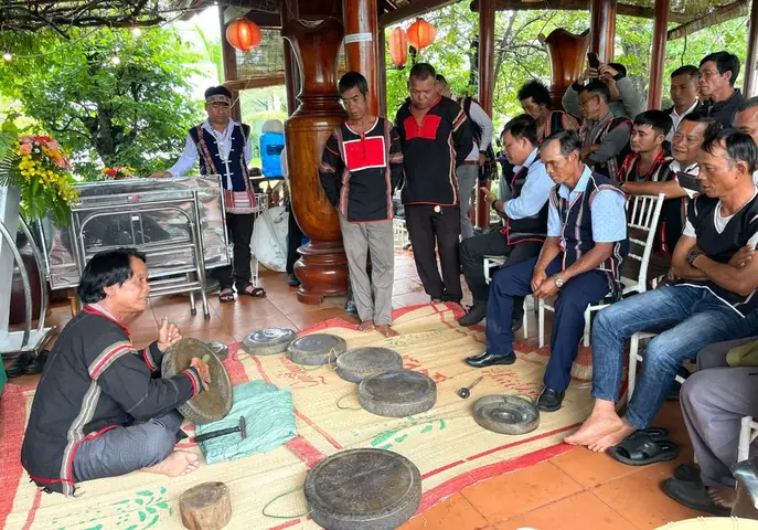 Nằm Mơ Thấy Nhà Bị Tốc Mái Đánh Con Gì