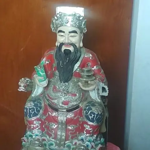 Tượng Thần Tài Bị Vỡ Có Ảnh Hưởng Đến Tài Lộc Không?