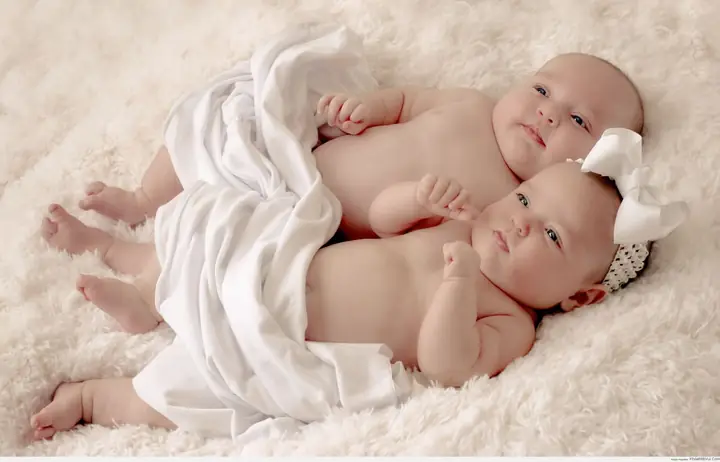 Nằm Mơ Thấy Hai Đứa Bé Sinh Đôi
