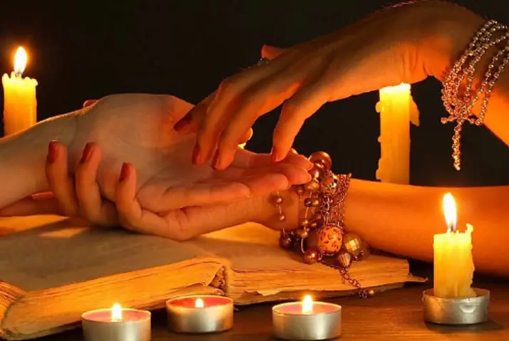 Mơ Thấy Đi Xem Bói Là Điềm Báo Tốt Hay Xấu?