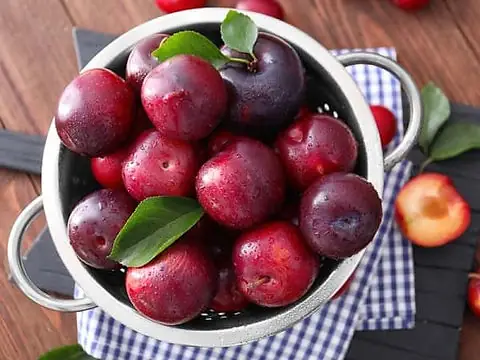 Nằm Mơ Thấy Trái Cây Chín Vàng: Giải Mã Ý Nghĩa Chi Tiết
