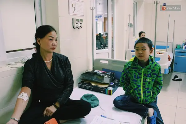 Đến Thăm Minh Tại Bệnh Viện K, Chỉ Vừa Mới Hỏi Thăm Về Em, Tất Cả Các Y, Bác Sỹ Ở Đây Đều Biết. Họ Nói Đó Là Một Cậu Bé Rất Lanh Lợi Và Thần Tượng Sơn Tùng M-tp Vô Điều Kiện.