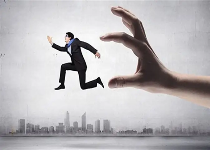Mơ Thấy Chạy Trốn - Kẻ Thù Rình Rập, Khó Khăn Bủa Vây?