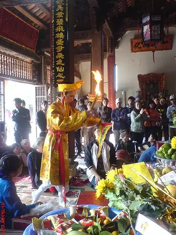 Lên Đồng Ở Huế Xưa - Tạp Chí Sông Hương