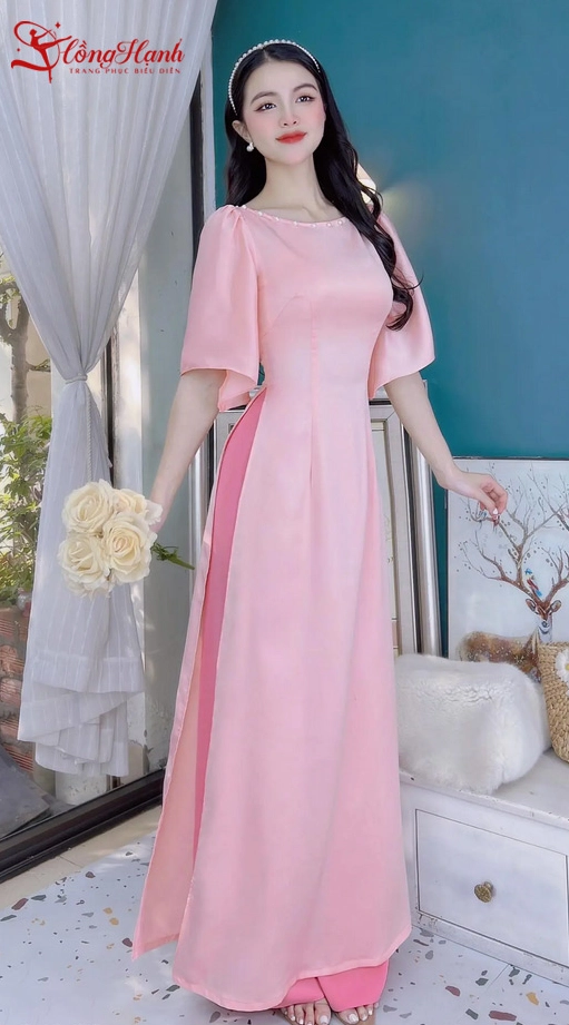 Áo dài cổ thuyền sang trọng