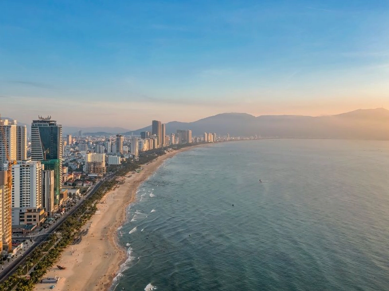 Khám Phá Top Địa Điểm Du Lịch Đà Nẵng Hấp Dẫn Nhất Mùa Hè 2026 Biển Mỹ Khê - địa điểm du lịch Đà Nẵng