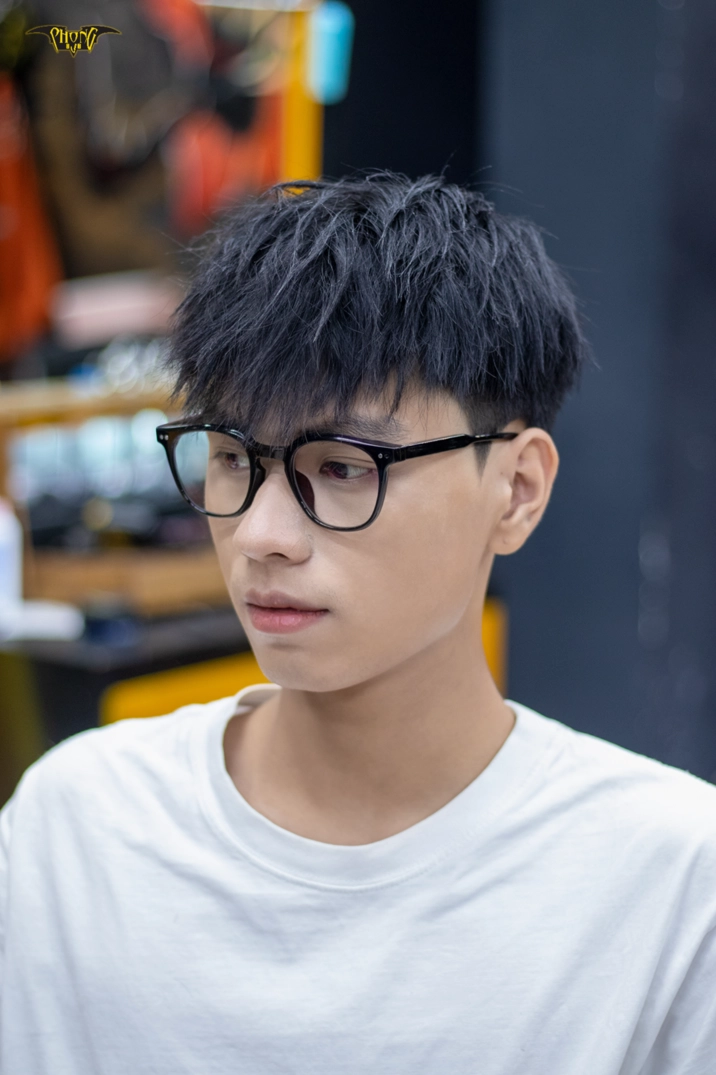 Chi tiết các lớp tóc uốn ruffled