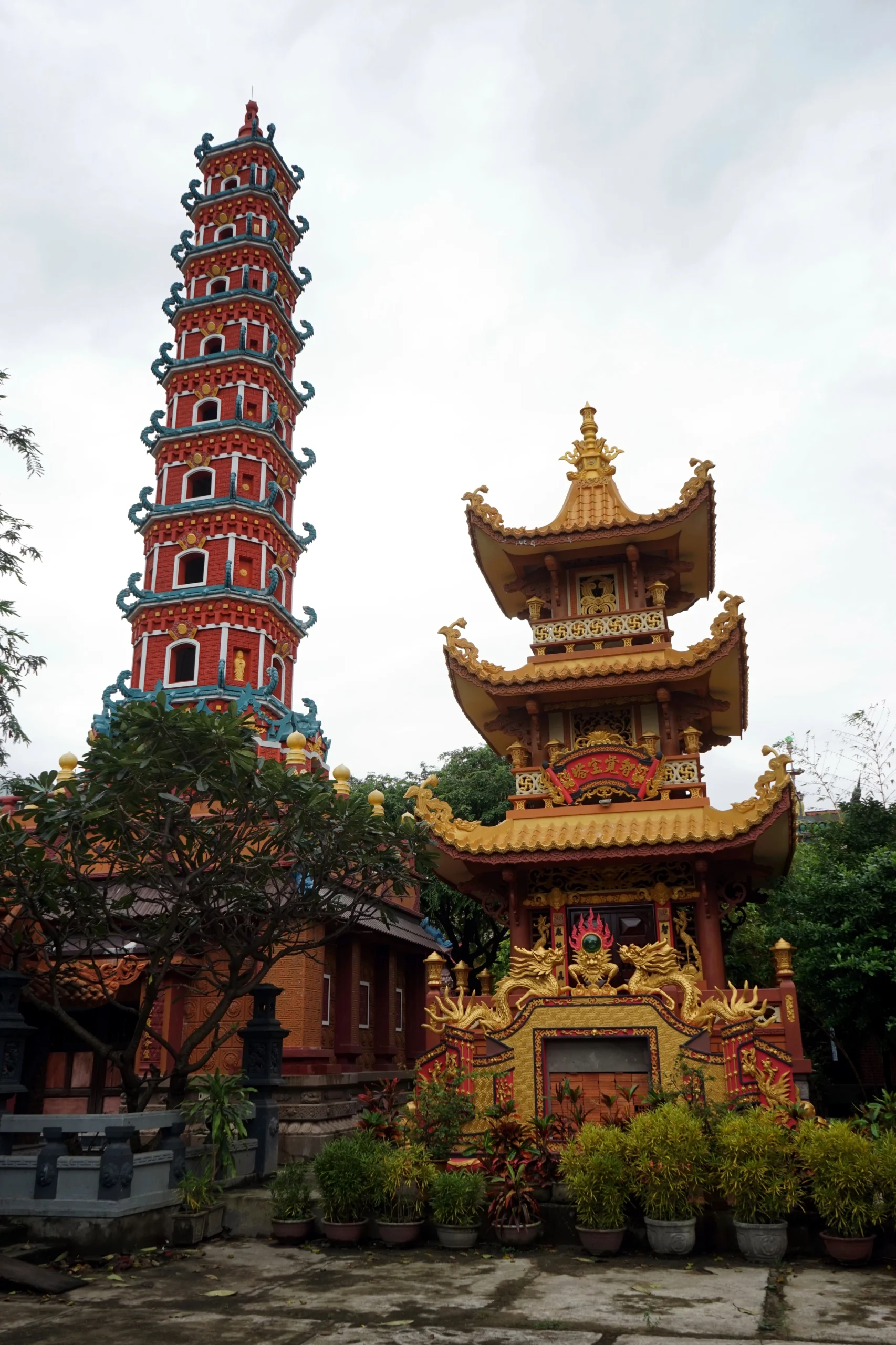 Chùa Ông Núi (Linh Phong Thiền tự) - điểm du lịch tâm linh gần sân bay Phù Cát