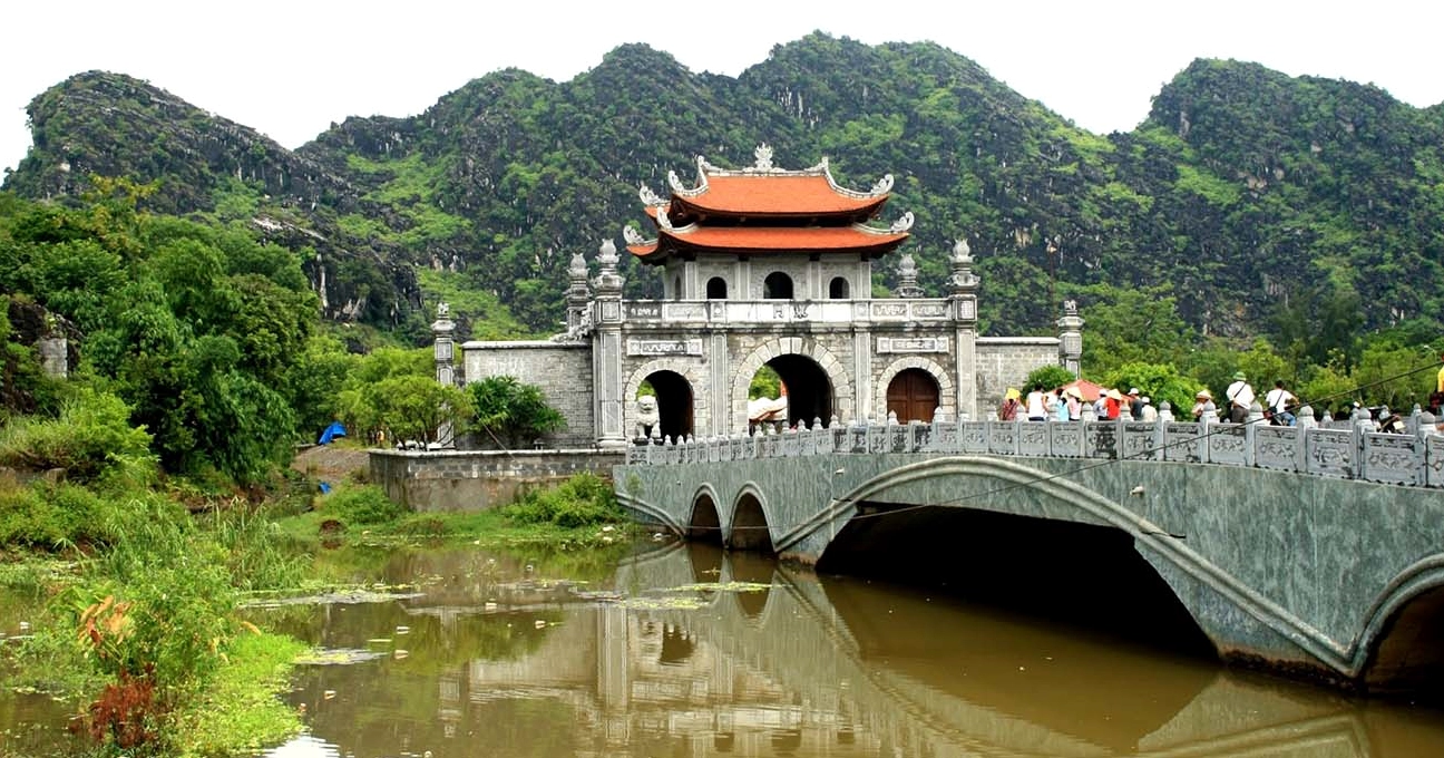 Cố đô Hoa Lư: Dấu ấn ngàn năm lịch sử và di sản văn hóa Việt