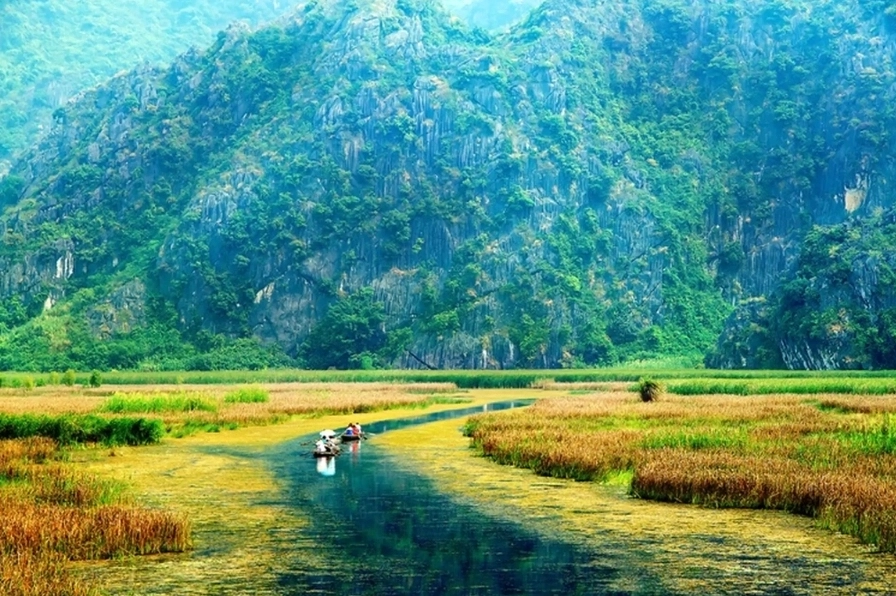 Khám phá 15+ Cảnh Đẹp Ninh Bình Hút Hồn Mọi Du Khách 2026 Du lịch Ninh Bình - đầm Vân Long