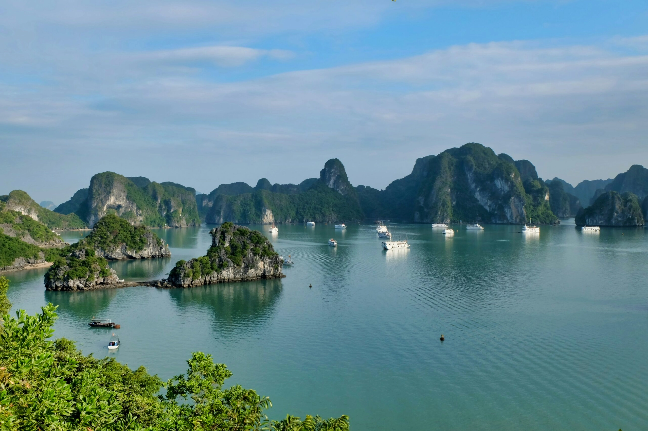 Du thuyền Vịnh Hạ Long