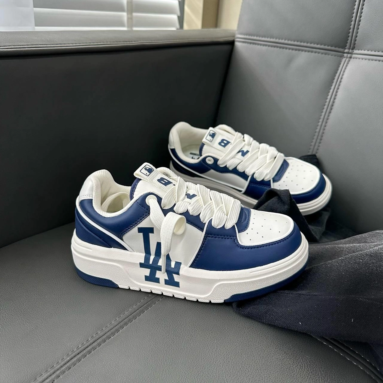 Giày sneakers nam phong cách
