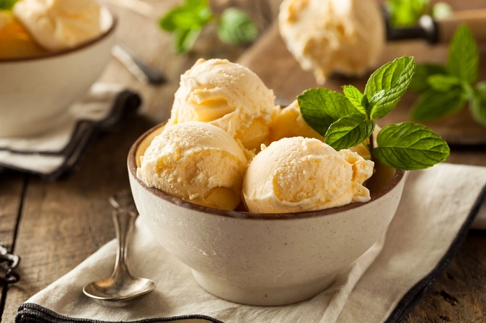 Ly kem Gelato đầy màu sắc