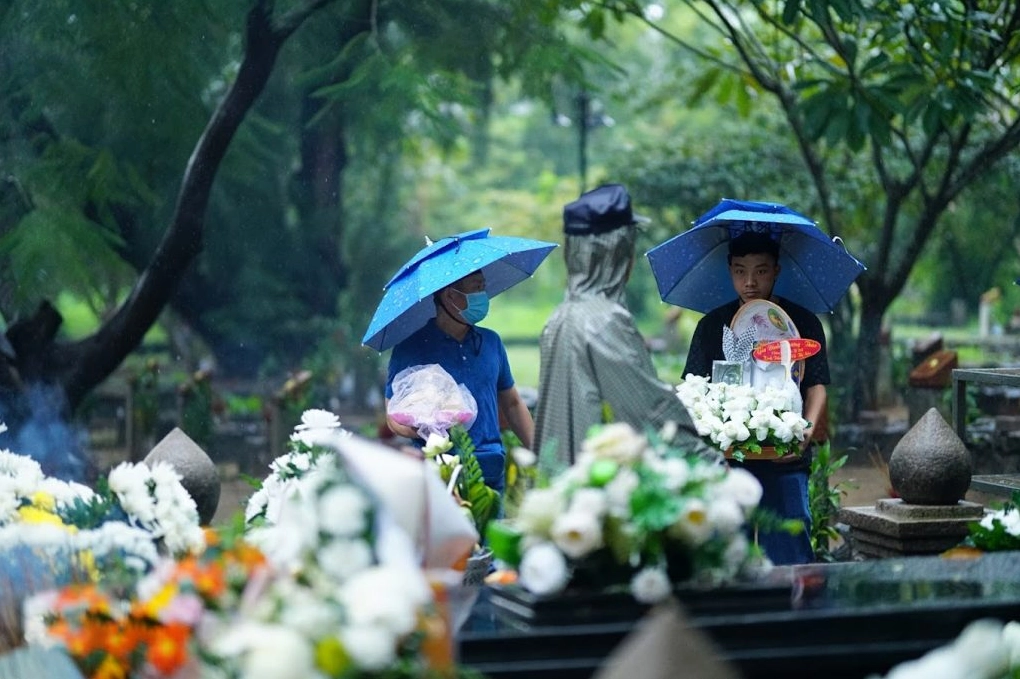 Nên đi viếng mộ cô Sáu Côn Đảo vào mùa nào?