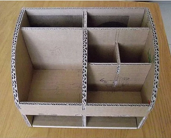 Những bông hoa giấy tái chế đẹp mắt