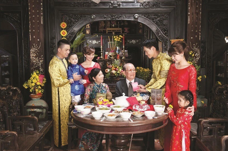 Những lời chúc năm mới mọi người dành cho nhau không chỉ là nét văn hoá mà là điều mong muốn những điều tốt đẹp, an lành, hạnh phúc dành cho người thân trong năm mới. Hình ảnh minh hoạ.