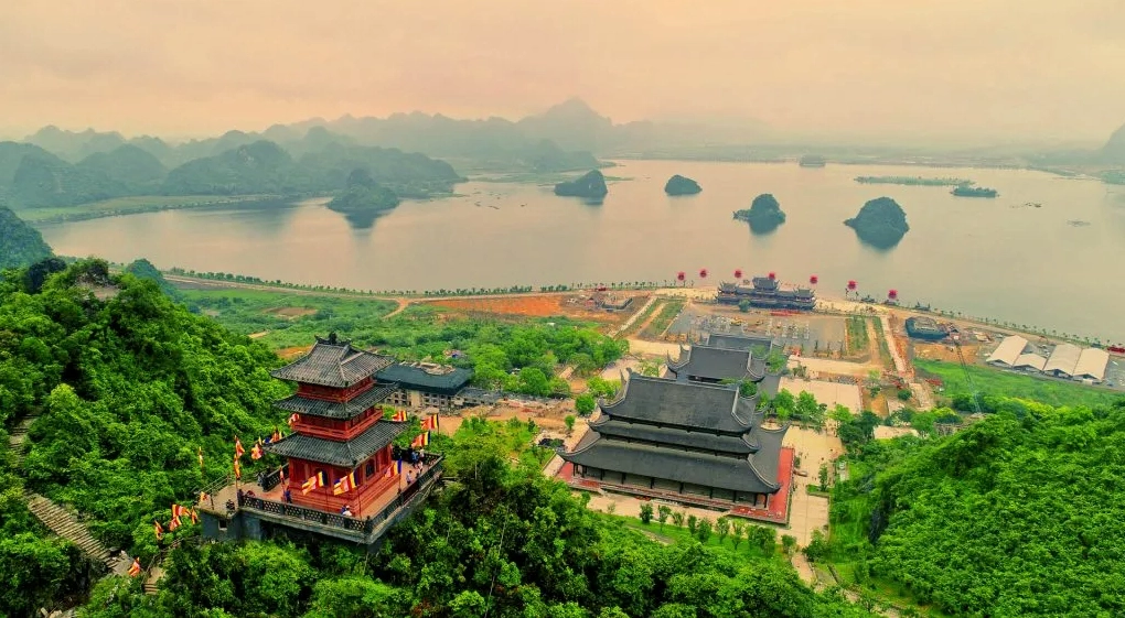 Quần thể chùa Tam Chúc Hà Nam