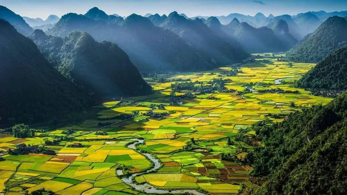 Ruộng bậc thang Mù Cang Chải huyền ảo