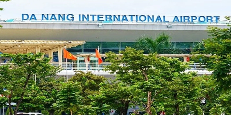 Sân bay Đà Nẵng nhìn từ bên ngoài.