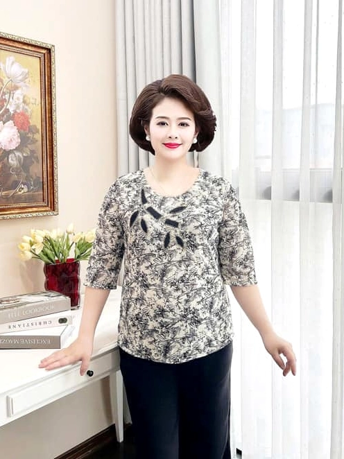 Set đồ công sở thanh lịch cho phụ nữ tuổi 60