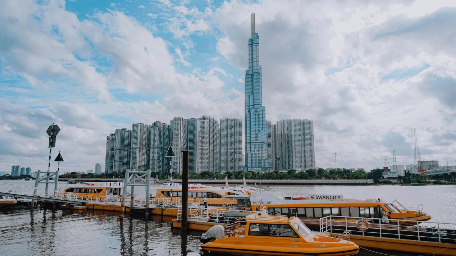 Vé máy bay Vinh đi Tp. Hồ Chí Minh