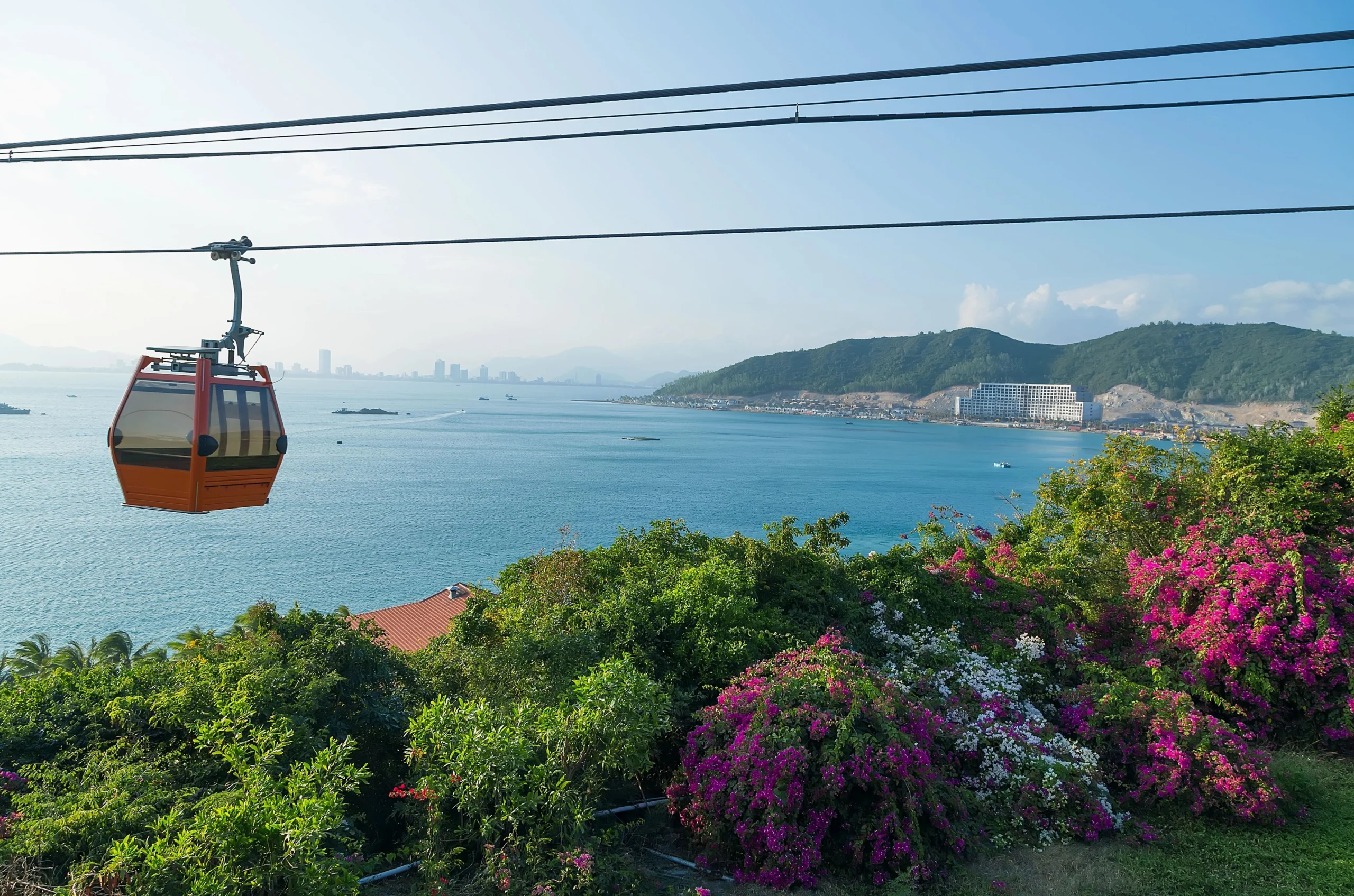 Săn vé máy bay Hà Nội Nha Trang 2026: Bí quyết bay thẳng giá rẻ bất ngờ! Vinpearl Cable Nha Trang